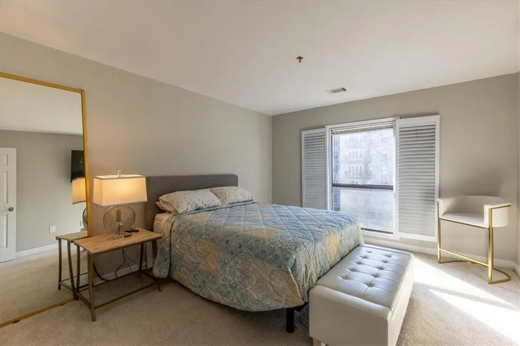3203 Lenox Road Ne Unit 24, Atlanta, Georgia 30324, 3 Bedrooms Bedrooms, 0 ,2 BathroomsBathrooms,Residential,For Sale,3203 Lenox Road Ne Unit 24,7716388
