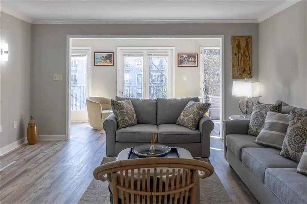 3203 Lenox Road Ne Unit 24, Atlanta, Georgia 30324, 3 Bedrooms Bedrooms, 0 ,2 BathroomsBathrooms,Residential,For Sale,3203 Lenox Road Ne Unit 24,7716388