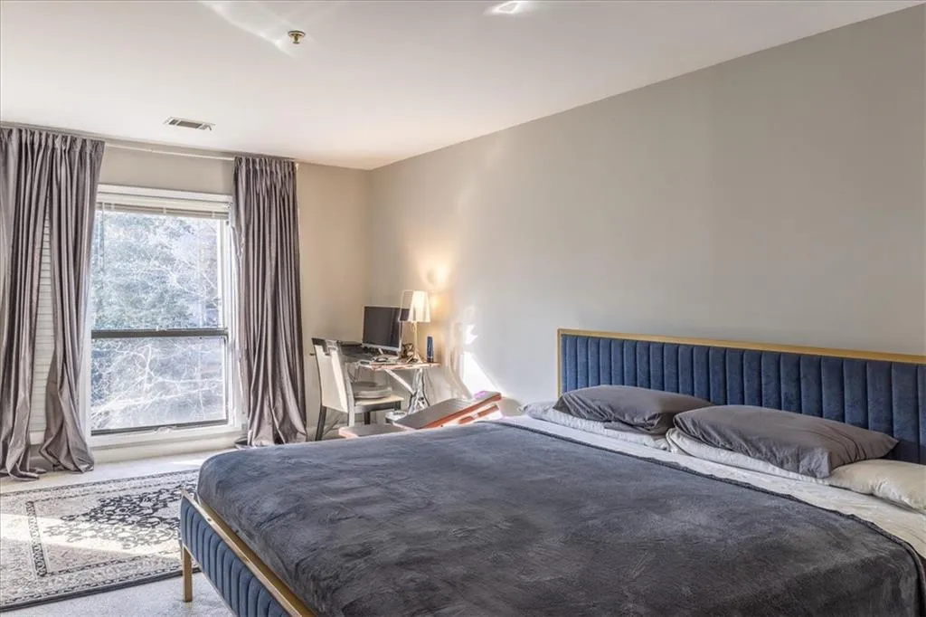 3203 Lenox Road Ne Unit 24, Atlanta, Georgia 30324, 3 Bedrooms Bedrooms, 0 ,2 BathroomsBathrooms,Residential,For Sale,3203 Lenox Road Ne Unit 24,7716388