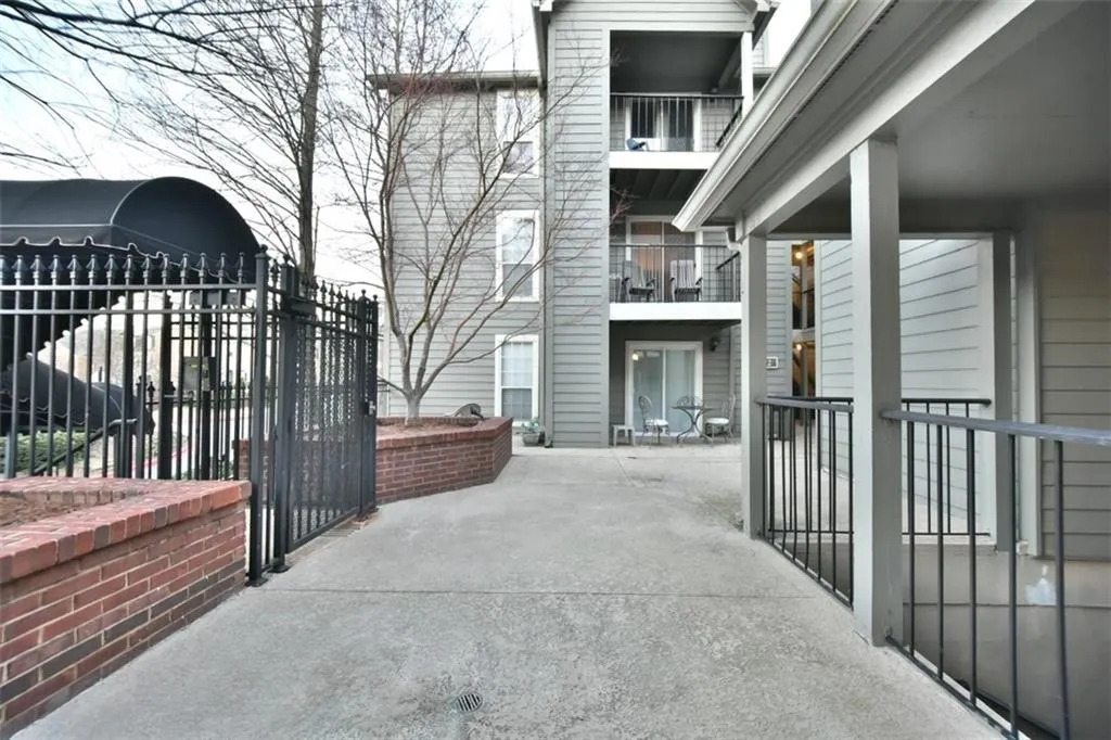 223 Granville Court, Atlanta, Georgia 30328, 2 Bedrooms Bedrooms, ,2 BathroomsBathrooms,Residential,Sold,223 Granville Court,5646831