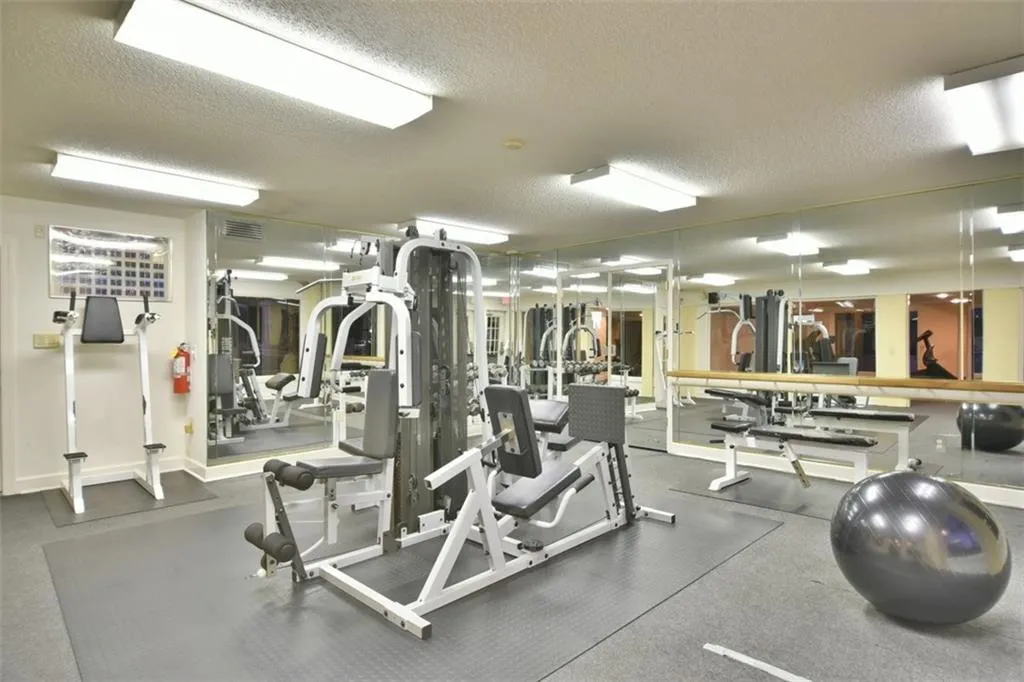 223 Granville Court, Atlanta, Georgia 30328, 2 Bedrooms Bedrooms, ,2 BathroomsBathrooms,Residential,Sold,223 Granville Court,5646831