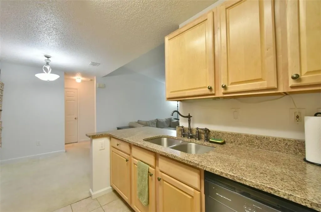 223 Granville Court, Atlanta, Georgia 30328, 2 Bedrooms Bedrooms, ,2 BathroomsBathrooms,Residential,Sold,223 Granville Court,5646831