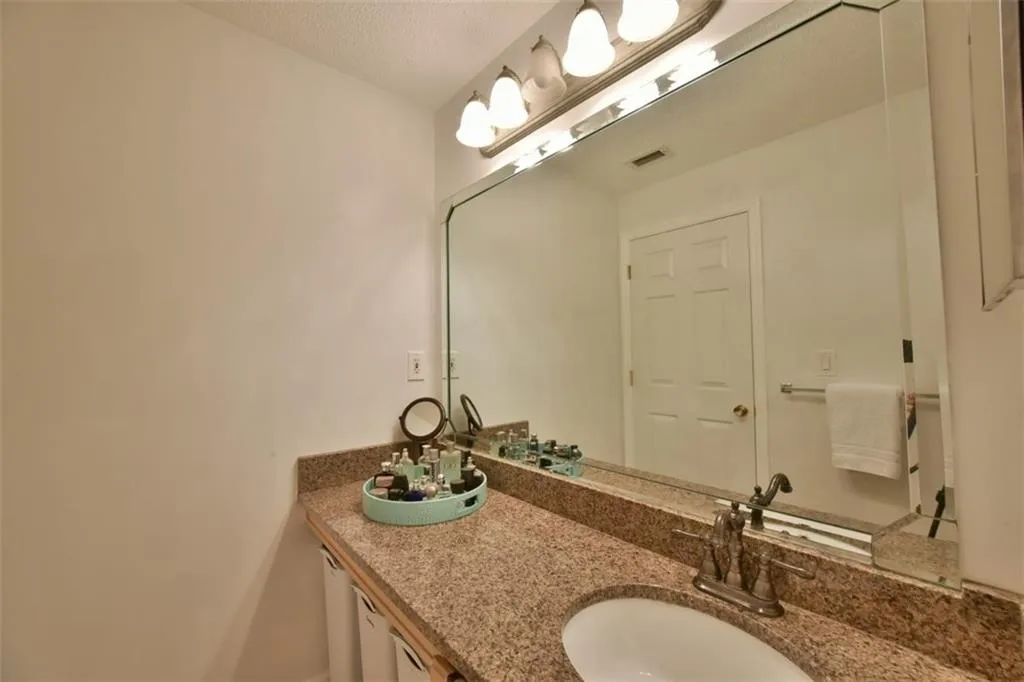 223 Granville Court, Atlanta, Georgia 30328, 2 Bedrooms Bedrooms, ,2 BathroomsBathrooms,Residential,Sold,223 Granville Court,5646831