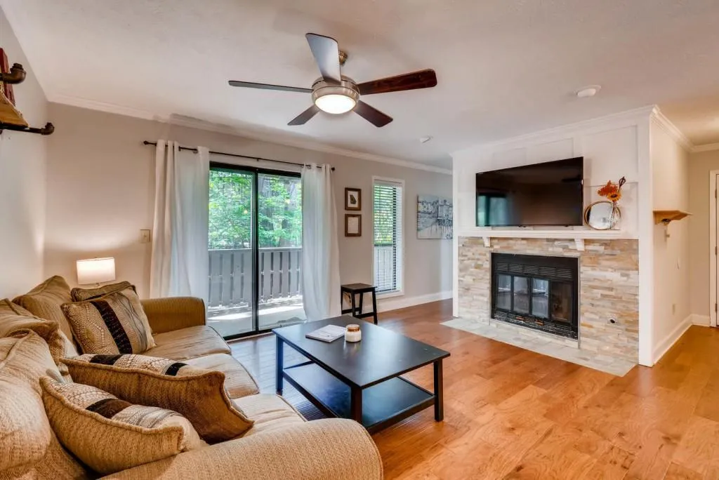 1510 Woodcliff Drive, Sandy Springs, Georgia 30350, 2 Bedrooms Bedrooms, ,1 BathroomBathrooms,Residential,Sold,1510 Woodcliff Drive,5833648