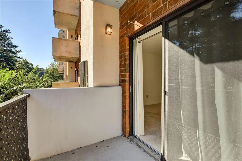 300 Johnson Ferry Road Unit A207, Atlanta, Georgia 30328, 2 Bedrooms Bedrooms, ,2 BathroomsBathrooms,Residential,Sold,300 Johnson Ferry Road Unit A207,6959999