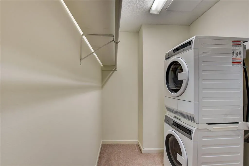 300 Johnson Ferry Road Unit A207, Atlanta, Georgia 30328, 2 Bedrooms Bedrooms, ,2 BathroomsBathrooms,Residential,Sold,300 Johnson Ferry Road Unit A207,6959999