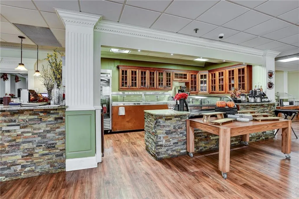 300 Johnson Ferry Road Unit A207, Atlanta, Georgia 30328, 2 Bedrooms Bedrooms, ,2 BathroomsBathrooms,Residential,Sold,300 Johnson Ferry Road Unit A207,6959999