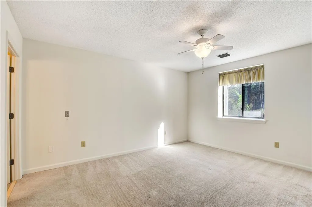 300 Johnson Ferry Road Unit A207, Atlanta, Georgia 30328, 2 Bedrooms Bedrooms, ,2 BathroomsBathrooms,Residential,Sold,300 Johnson Ferry Road Unit A207,6959999