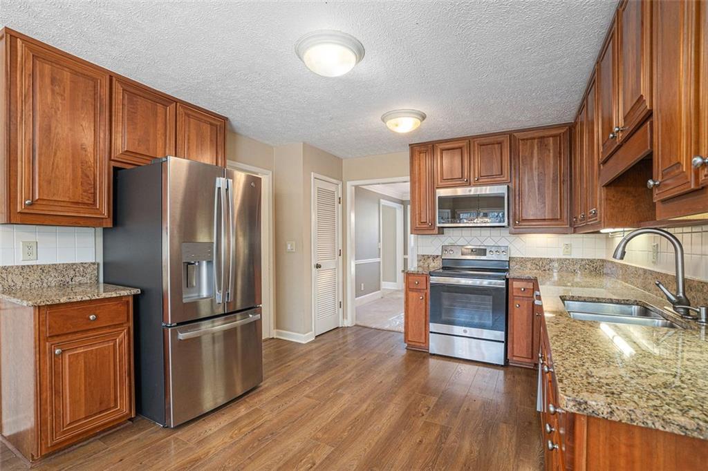 555 Tahoma Drive, Atlanta, Georgia 30350, 4 Bedrooms Bedrooms, ,2 BathroomsBathrooms,Residential,Sold,555 Tahoma Drive,7337912