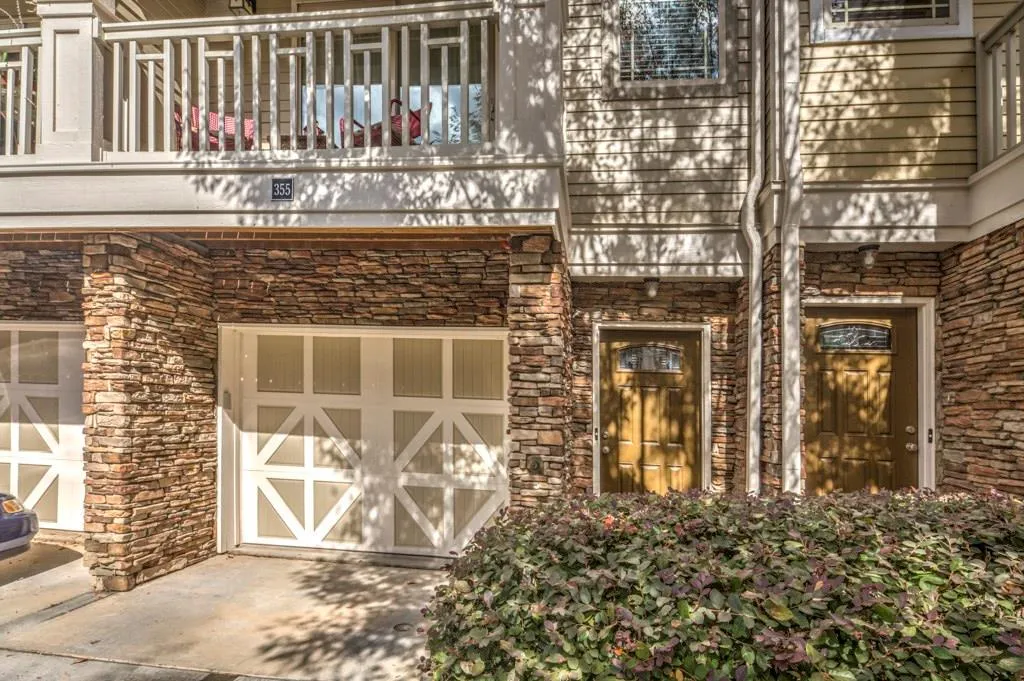 216 Semel Circle Nw Unit 355, Atlanta, Georgia 30309, 2 Bedrooms Bedrooms, ,2 BathroomsBathrooms,Residential,Sold,216 Semel Circle Nw Unit 355,5611476