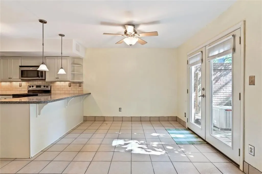 325 The Chace, Atlanta, Georgia 30328, 3 Bedrooms Bedrooms, ,2 BathroomsBathrooms,Residential,Sold,325 The Chace,6929991