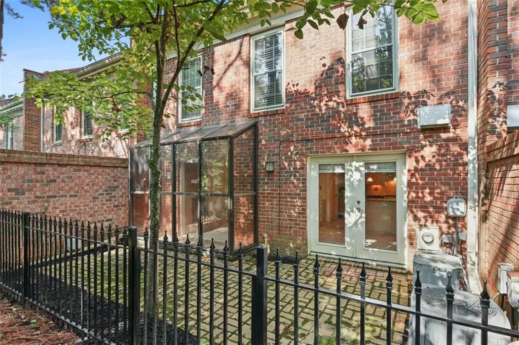 325 The Chace, Atlanta, Georgia 30328, 3 Bedrooms Bedrooms, ,2 BathroomsBathrooms,Residential,Sold,325 The Chace,6929991