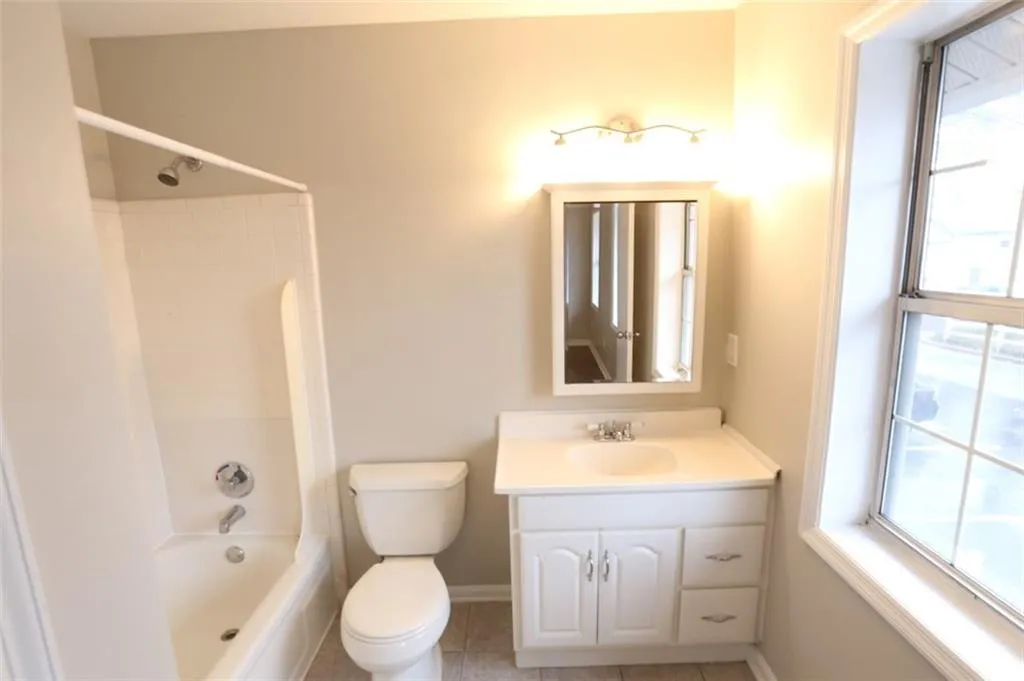 7750 Roswell Road Unit 9e, Atlanta, Georgia 30350, 3 Bedrooms Bedrooms, ,2 BathroomsBathrooms,Residential,Sold,7750 Roswell Road Unit 9e,5811428
