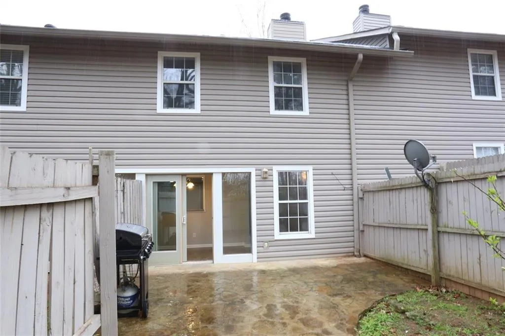 7750 Roswell Road Unit 9e, Atlanta, Georgia 30350, 3 Bedrooms Bedrooms, ,2 BathroomsBathrooms,Residential,Sold,7750 Roswell Road Unit 9e,5811428