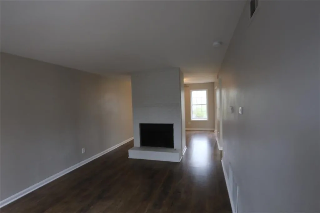 7750 Roswell Road Unit 9e, Atlanta, Georgia 30350, 3 Bedrooms Bedrooms, ,2 BathroomsBathrooms,Residential,Sold,7750 Roswell Road Unit 9e,5811428