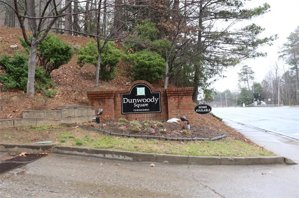7750 Roswell Road Unit 9e, Atlanta, Georgia 30350, 3 Bedrooms Bedrooms, ,2 BathroomsBathrooms,Residential,Sold,7750 Roswell Road Unit 9e,5811428