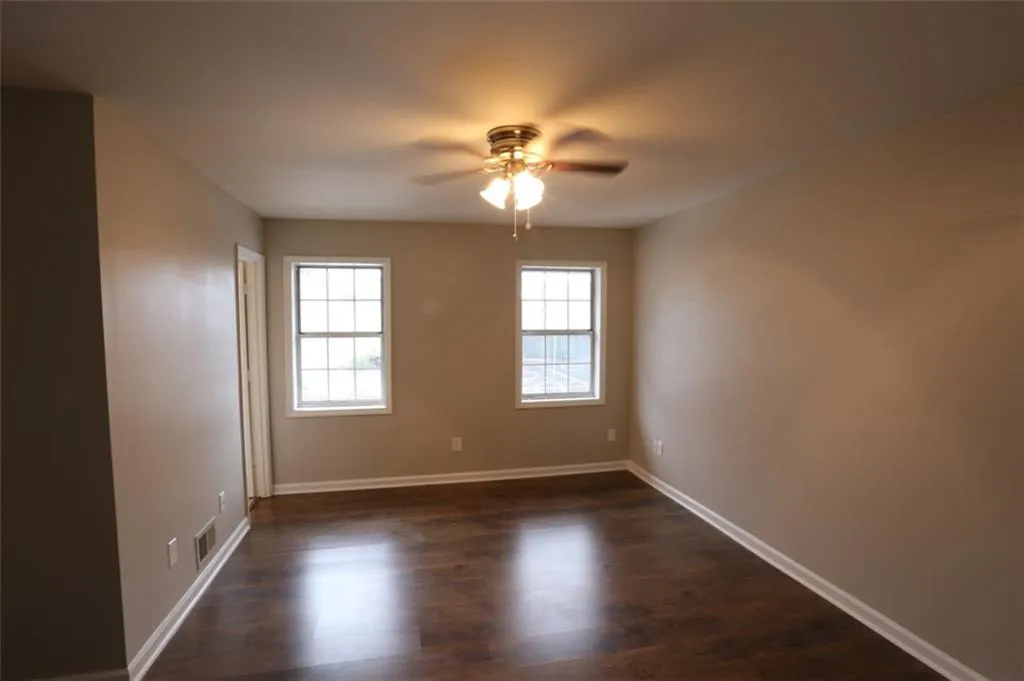7750 Roswell Road Unit 9e, Atlanta, Georgia 30350, 3 Bedrooms Bedrooms, ,2 BathroomsBathrooms,Residential,Sold,7750 Roswell Road Unit 9e,5811428