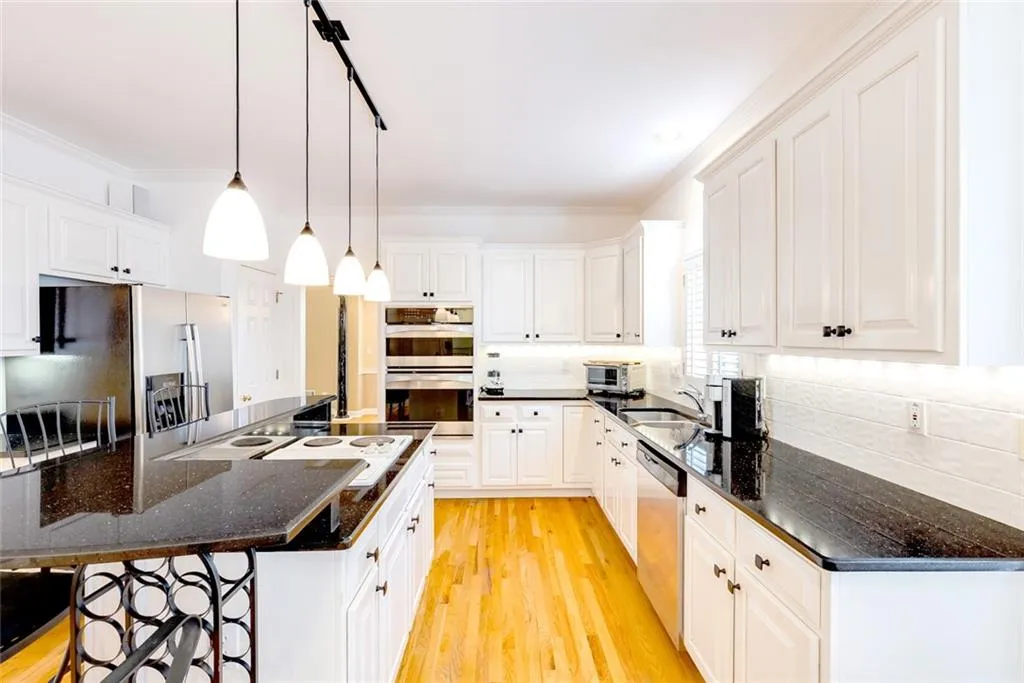 5725 Cameron Hall Place, Atlanta, Georgia 30328, 3 Bedrooms Bedrooms, ,2 BathroomsBathrooms,Residential,Sold,5725 Cameron Hall Place,7406773