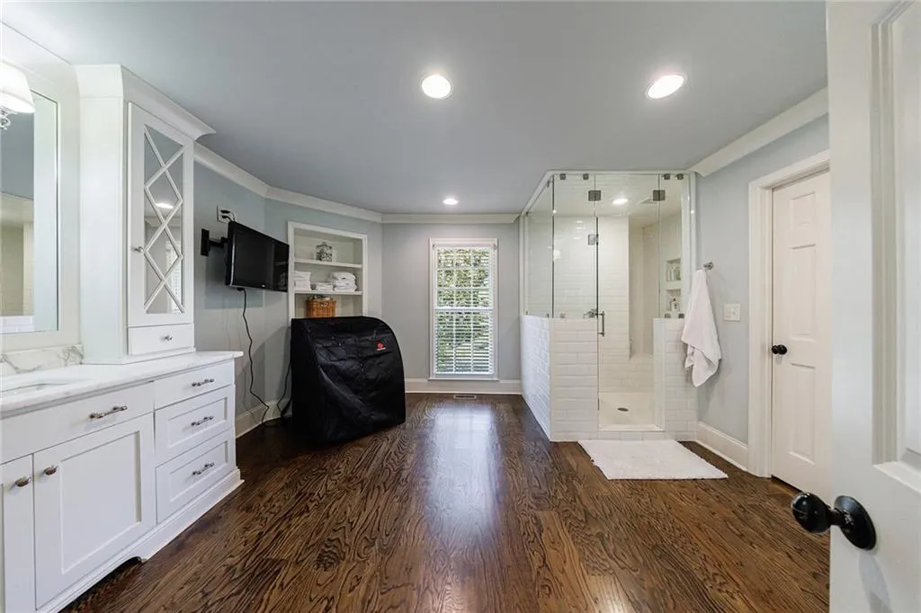 5780 Riverwood Drive, Sandy Springs, Georgia 30328, 6 Bedrooms Bedrooms, ,5 BathroomsBathrooms,Residential,Sold,5780 Riverwood Drive,7549890