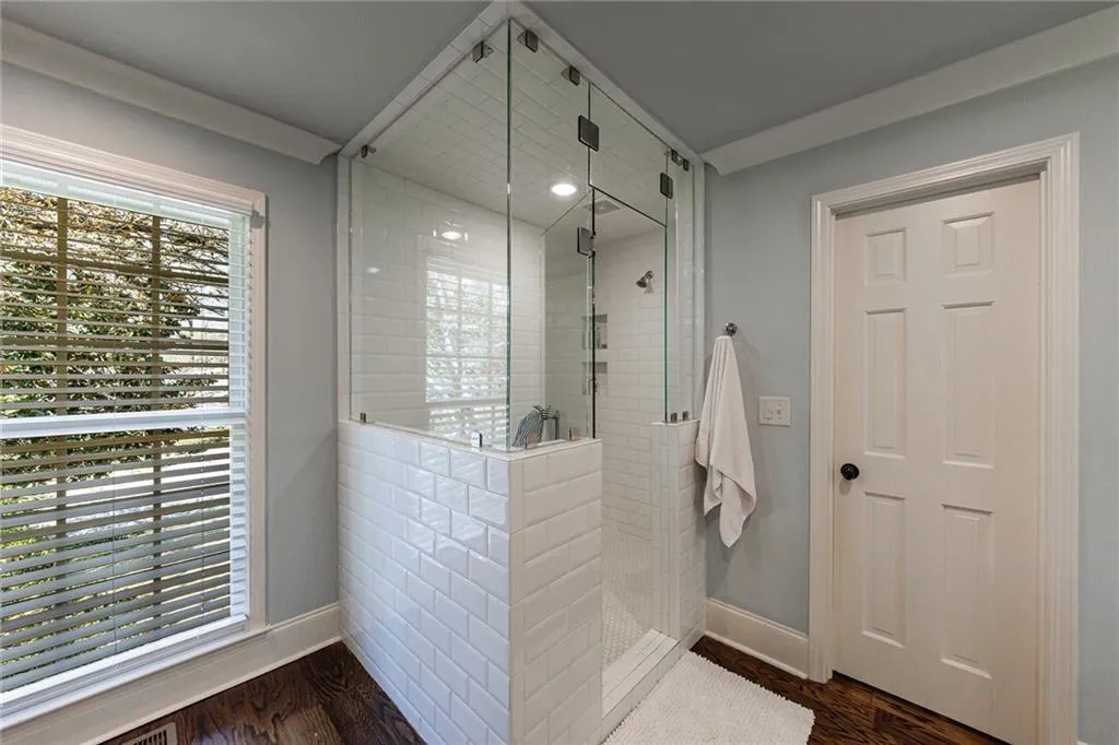 5780 Riverwood Drive, Sandy Springs, Georgia 30328, 6 Bedrooms Bedrooms, ,5 BathroomsBathrooms,Residential,Sold,5780 Riverwood Drive,7549890