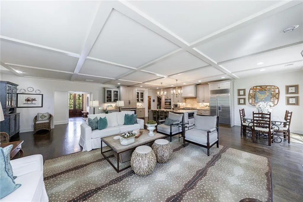 5780 Riverwood Drive, Sandy Springs, Georgia 30328, 6 Bedrooms Bedrooms, ,5 BathroomsBathrooms,Residential,Sold,5780 Riverwood Drive,7549890