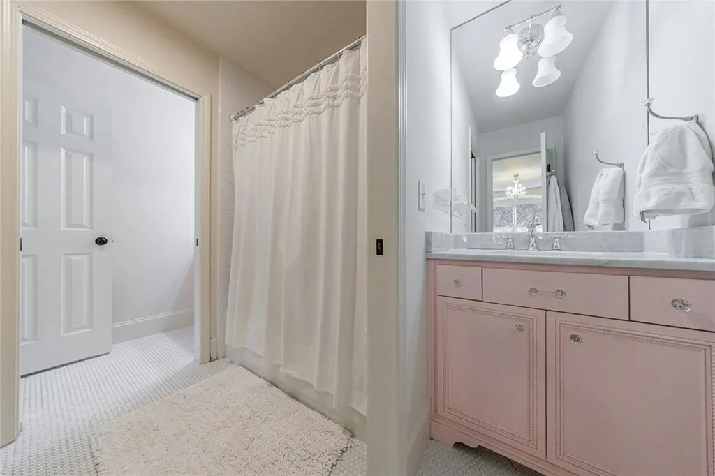 5780 Riverwood Drive, Sandy Springs, Georgia 30328, 6 Bedrooms Bedrooms, ,5 BathroomsBathrooms,Residential,Sold,5780 Riverwood Drive,7549890