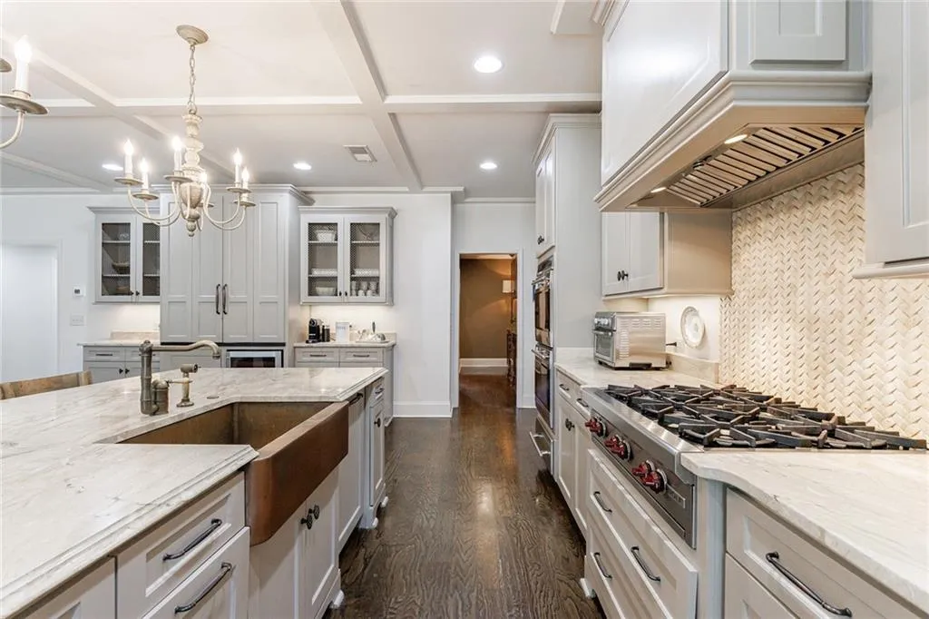 5780 Riverwood Drive, Sandy Springs, Georgia 30328, 6 Bedrooms Bedrooms, ,5 BathroomsBathrooms,Residential,Sold,5780 Riverwood Drive,7549890