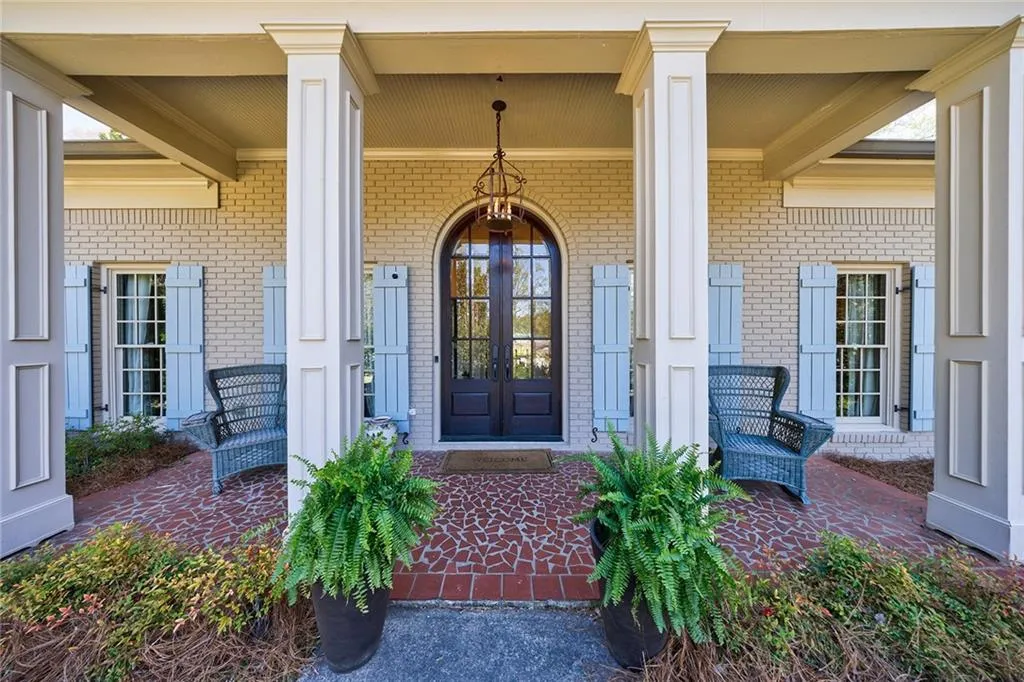 5780 Riverwood Drive, Sandy Springs, Georgia 30328, 6 Bedrooms Bedrooms, ,5 BathroomsBathrooms,Residential,Sold,5780 Riverwood Drive,7549890