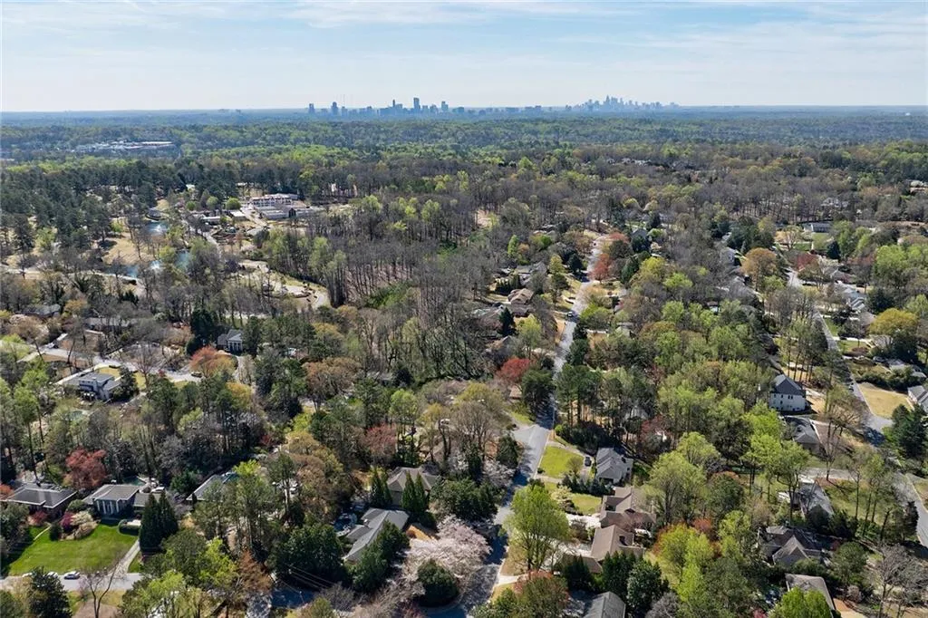 5780 Riverwood Drive, Sandy Springs, Georgia 30328, 6 Bedrooms Bedrooms, ,5 BathroomsBathrooms,Residential,Sold,5780 Riverwood Drive,7549890