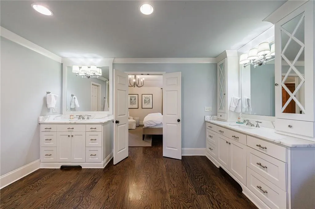 5780 Riverwood Drive, Sandy Springs, Georgia 30328, 6 Bedrooms Bedrooms, ,5 BathroomsBathrooms,Residential,Sold,5780 Riverwood Drive,7549890