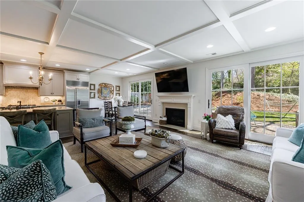 5780 Riverwood Drive, Sandy Springs, Georgia 30328, 6 Bedrooms Bedrooms, ,5 BathroomsBathrooms,Residential,Sold,5780 Riverwood Drive,7549890