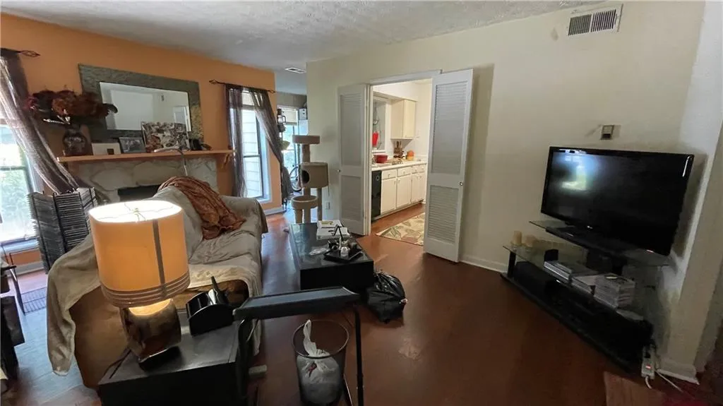 9400 Roberts Drive Unit 6c, Sandy Springs, Georgia 30350, 1 Bedroom Bedrooms, ,1 BathroomBathrooms,Residential,Sold,9400 Roberts Drive Unit 6c,6894592