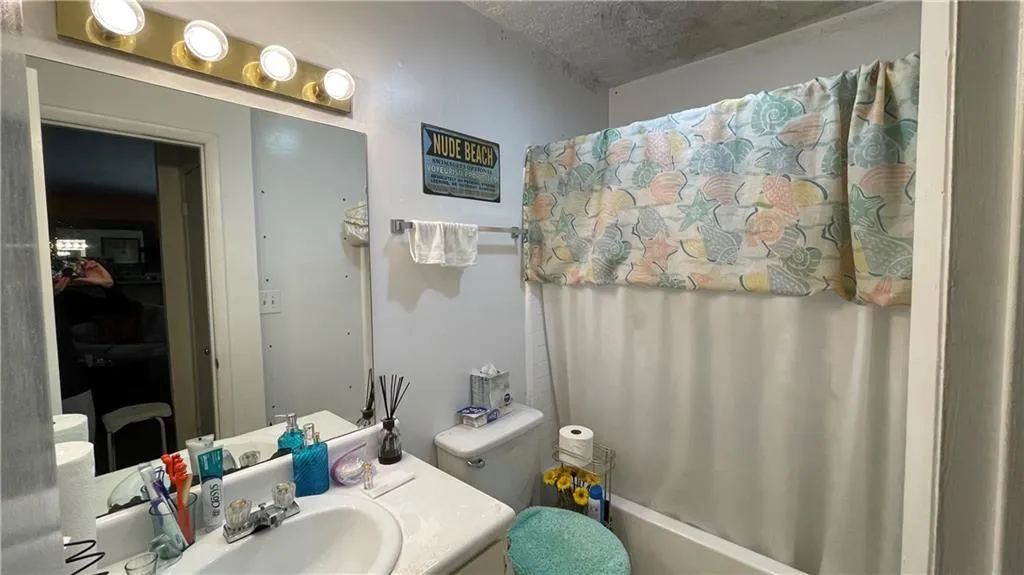 9400 Roberts Drive Unit 6c, Sandy Springs, Georgia 30350, 1 Bedroom Bedrooms, ,1 BathroomBathrooms,Residential,Sold,9400 Roberts Drive Unit 6c,6894592