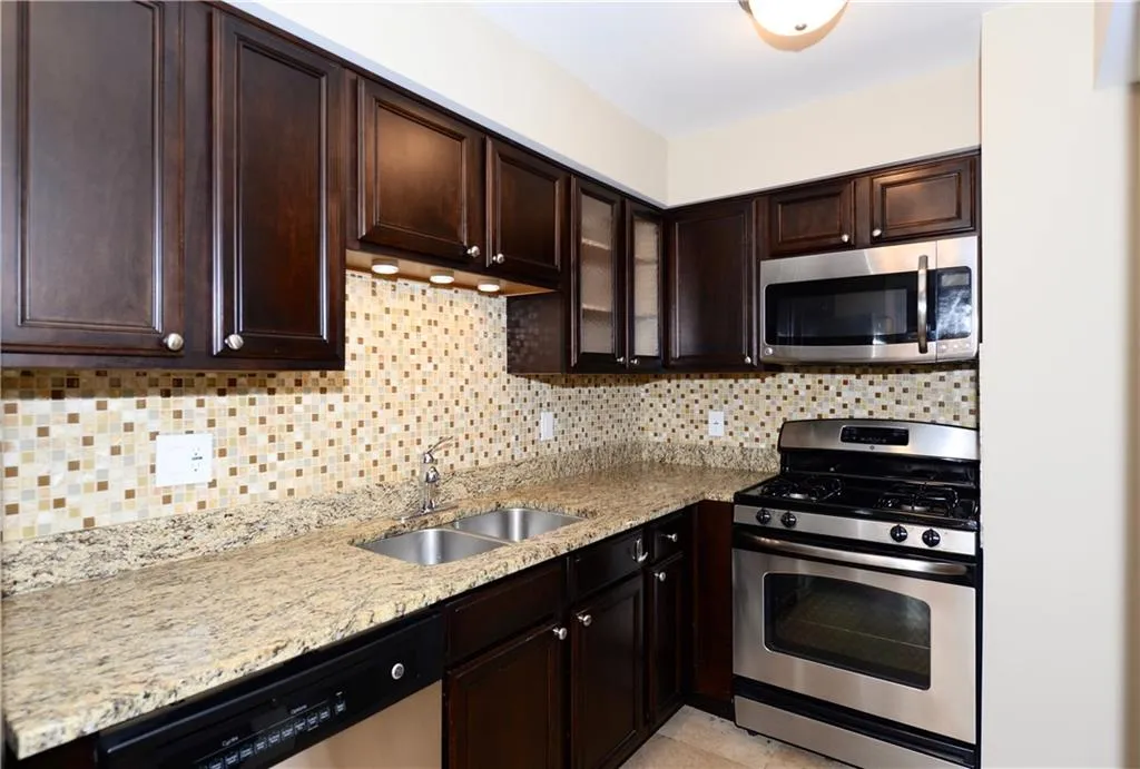 6980 Roswell Road Ne Unit C3, Atlanta, Georgia 30328, 2 Bedrooms Bedrooms, ,2 BathroomsBathrooms,Residential,Sold,6980 Roswell Road Ne Unit C3,5724205