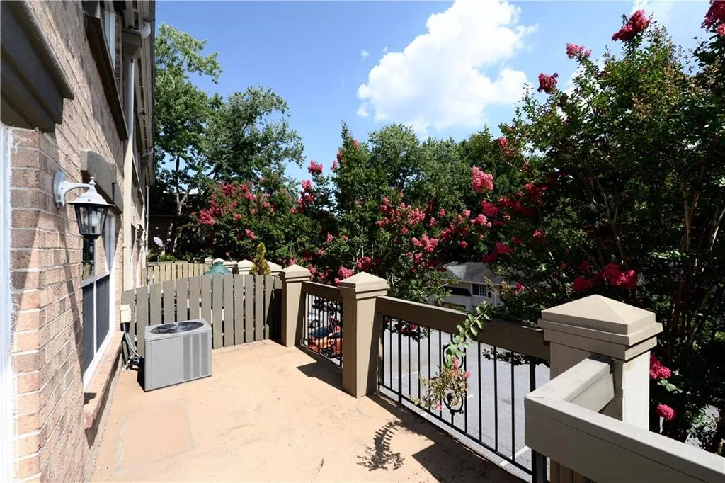 6980 Roswell Road Ne Unit C3, Atlanta, Georgia 30328, 2 Bedrooms Bedrooms, ,2 BathroomsBathrooms,Residential,Sold,6980 Roswell Road Ne Unit C3,5724205