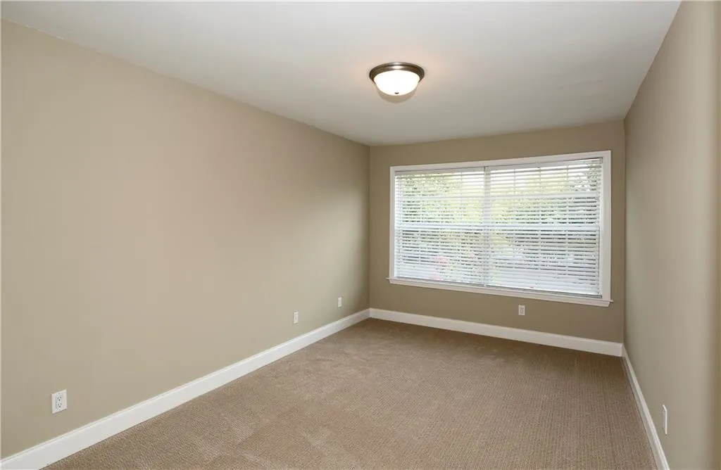 6980 Roswell Road Ne Unit C3, Atlanta, Georgia 30328, 2 Bedrooms Bedrooms, ,2 BathroomsBathrooms,Residential,Sold,6980 Roswell Road Ne Unit C3,5724205
