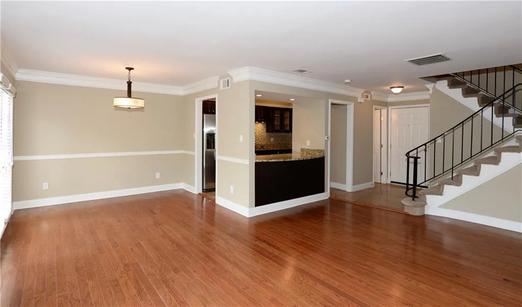 6980 Roswell Road Ne Unit C3, Atlanta, Georgia 30328, 2 Bedrooms Bedrooms, ,2 BathroomsBathrooms,Residential,Sold,6980 Roswell Road Ne Unit C3,5724205