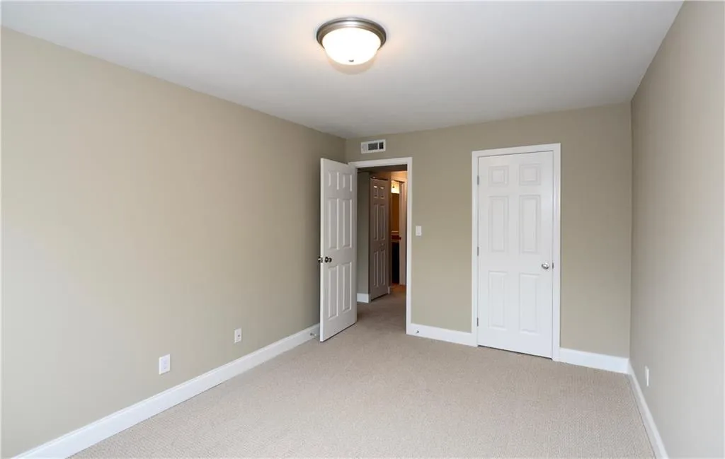 6980 Roswell Road Ne Unit C3, Atlanta, Georgia 30328, 2 Bedrooms Bedrooms, ,2 BathroomsBathrooms,Residential,Sold,6980 Roswell Road Ne Unit C3,5724205