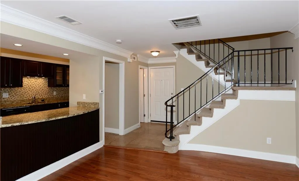 6980 Roswell Road Ne Unit C3, Atlanta, Georgia 30328, 2 Bedrooms Bedrooms, ,2 BathroomsBathrooms,Residential,Sold,6980 Roswell Road Ne Unit C3,5724205