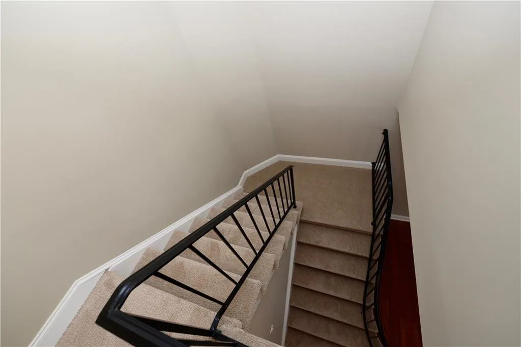 6980 Roswell Road Ne Unit C3, Atlanta, Georgia 30328, 2 Bedrooms Bedrooms, ,2 BathroomsBathrooms,Residential,Sold,6980 Roswell Road Ne Unit C3,5724205