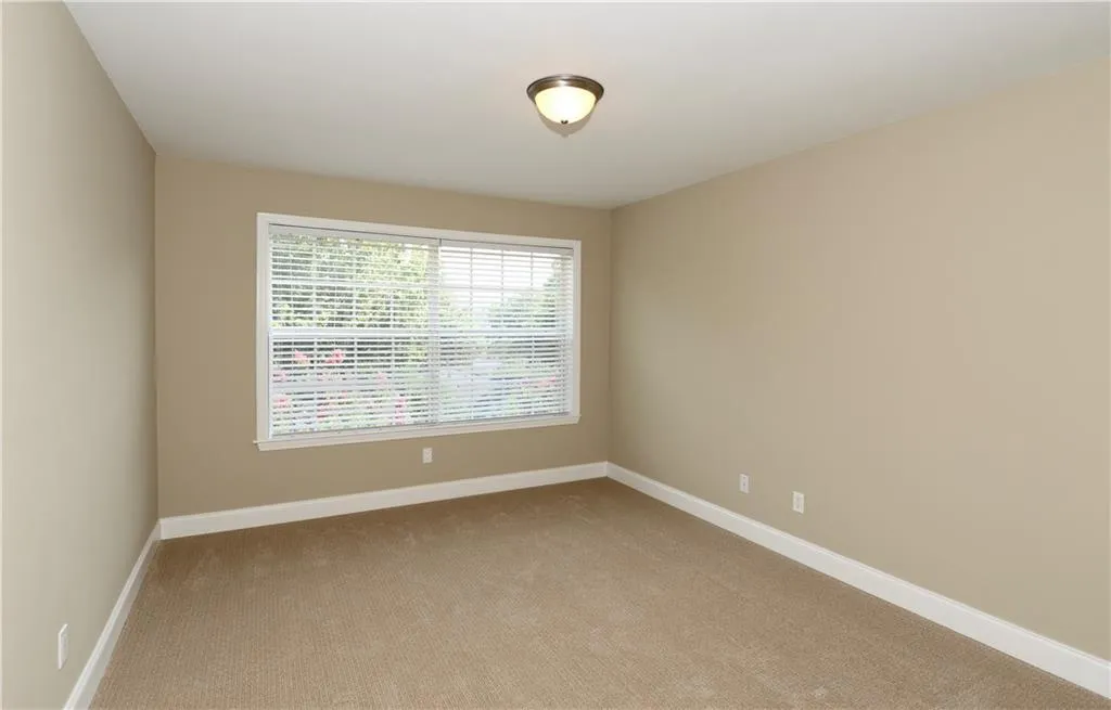 6980 Roswell Road Ne Unit C3, Atlanta, Georgia 30328, 2 Bedrooms Bedrooms, ,2 BathroomsBathrooms,Residential,Sold,6980 Roswell Road Ne Unit C3,5724205