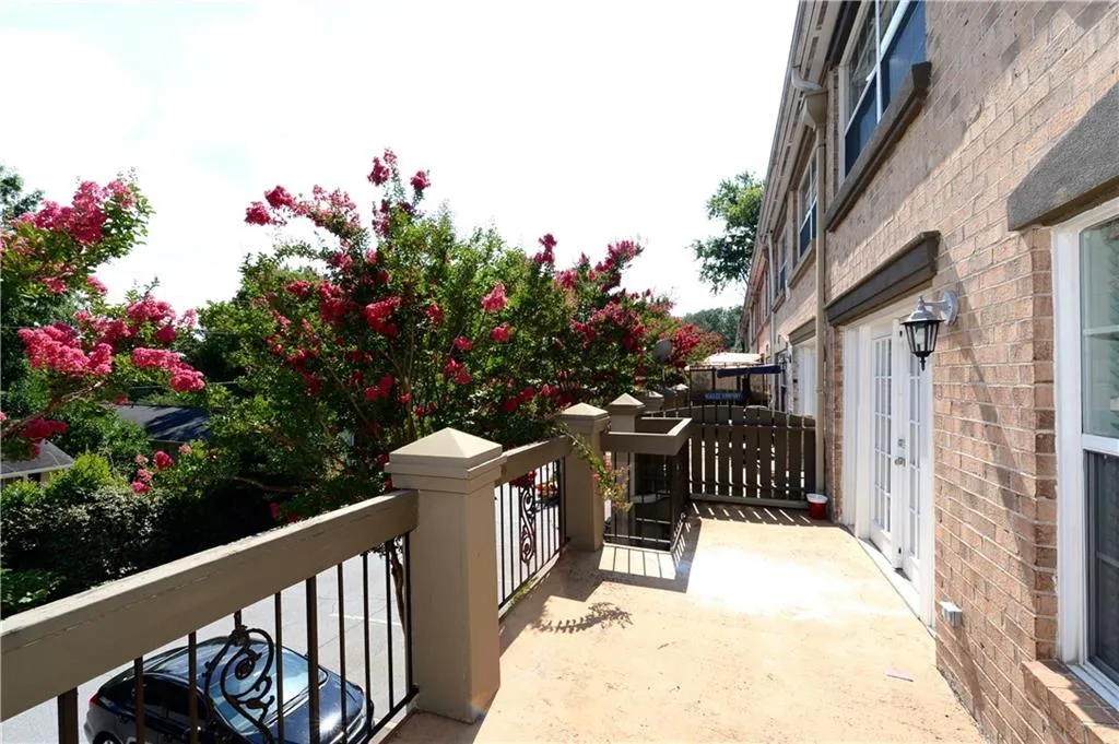 6980 Roswell Road Ne Unit C3, Atlanta, Georgia 30328, 2 Bedrooms Bedrooms, ,2 BathroomsBathrooms,Residential,Sold,6980 Roswell Road Ne Unit C3,5724205