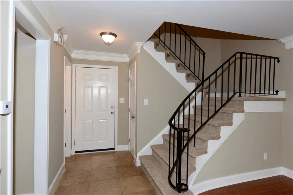 6980 Roswell Road Ne Unit C3, Atlanta, Georgia 30328, 2 Bedrooms Bedrooms, ,2 BathroomsBathrooms,Residential,Sold,6980 Roswell Road Ne Unit C3,5724205