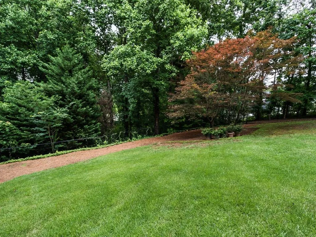 42 Ridgemere Trace, Sandy Springs, Georgia 30328, 5 Bedrooms Bedrooms, ,3 BathroomsBathrooms,Residential,Sold,42 Ridgemere Trace,5901939