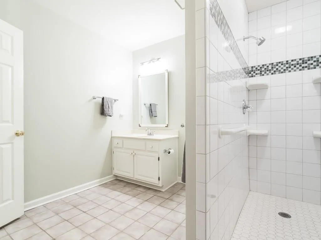 42 Ridgemere Trace, Sandy Springs, Georgia 30328, 5 Bedrooms Bedrooms, ,3 BathroomsBathrooms,Residential,Sold,42 Ridgemere Trace,5901939