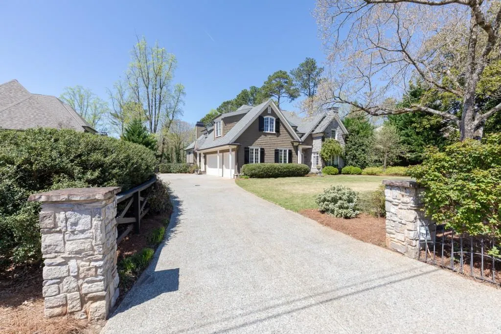 4562 Stella Drive, Atlanta, Georgia 30327, 5 Bedrooms Bedrooms, ,4 BathroomsBathrooms,Residential,Sold,4562 Stella Drive,6526435