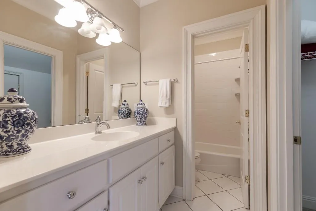 4562 Stella Drive, Atlanta, Georgia 30327, 5 Bedrooms Bedrooms, ,4 BathroomsBathrooms,Residential,Sold,4562 Stella Drive,6526435