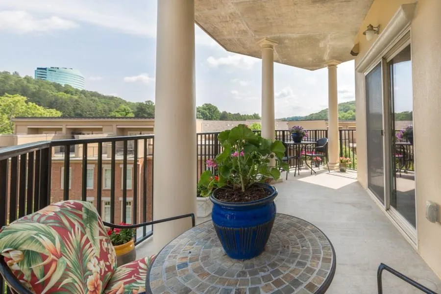 200 River Vista Drive Unit 608, Atlanta, Georgia 30339, 2 Bedrooms Bedrooms, ,2 BathroomsBathrooms,Residential,Sold,200 River Vista Drive Unit 608,5691122