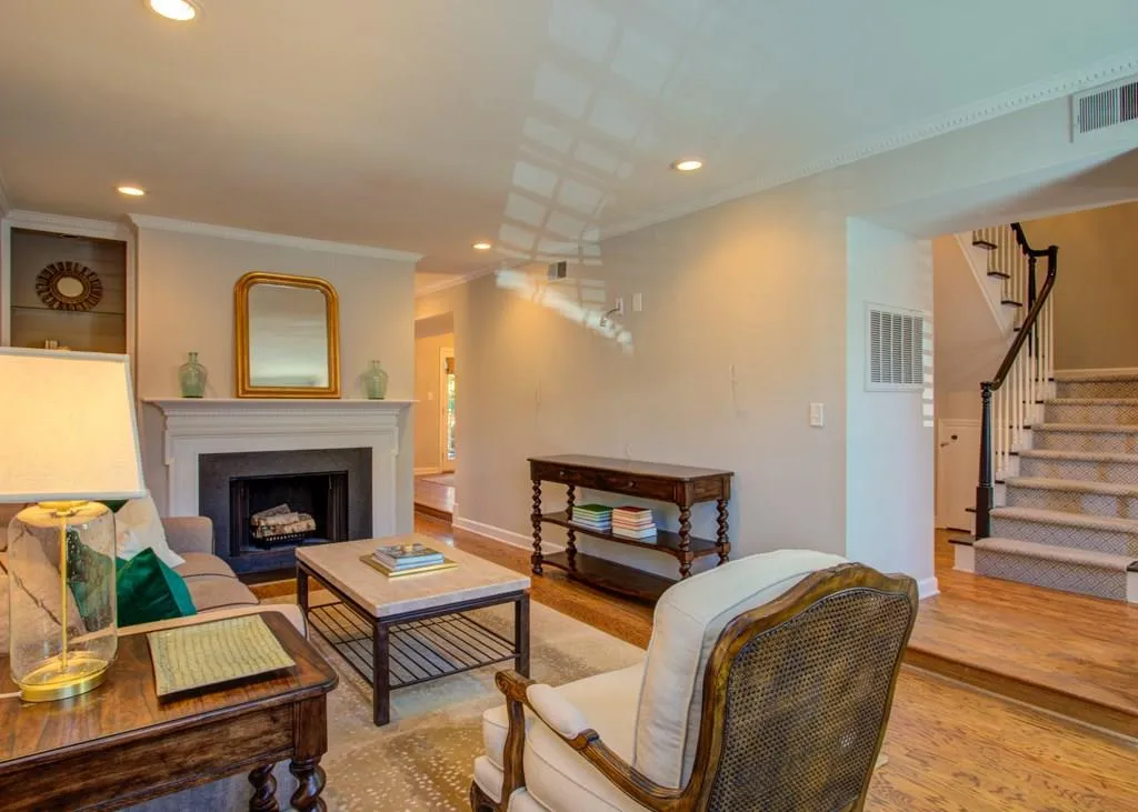 4620 Wieuca Road Ne Unit 13, Atlanta, Georgia 30342, 2 Bedrooms Bedrooms, ,2 BathroomsBathrooms,Residential,Sold,4620 Wieuca Road Ne Unit 13,5952634