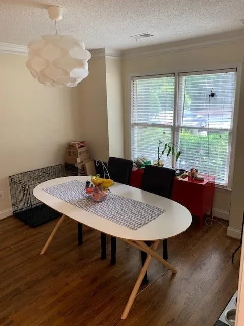 251 Peachtree Hollow Ct, Sandy Springs, Georgia 30328, 2 Bedrooms Bedrooms, ,2 BathroomsBathrooms,Residential,Sold,251 Peachtree Hollow Ct,6776429